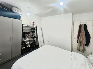 Bedroom- click for photo gallery